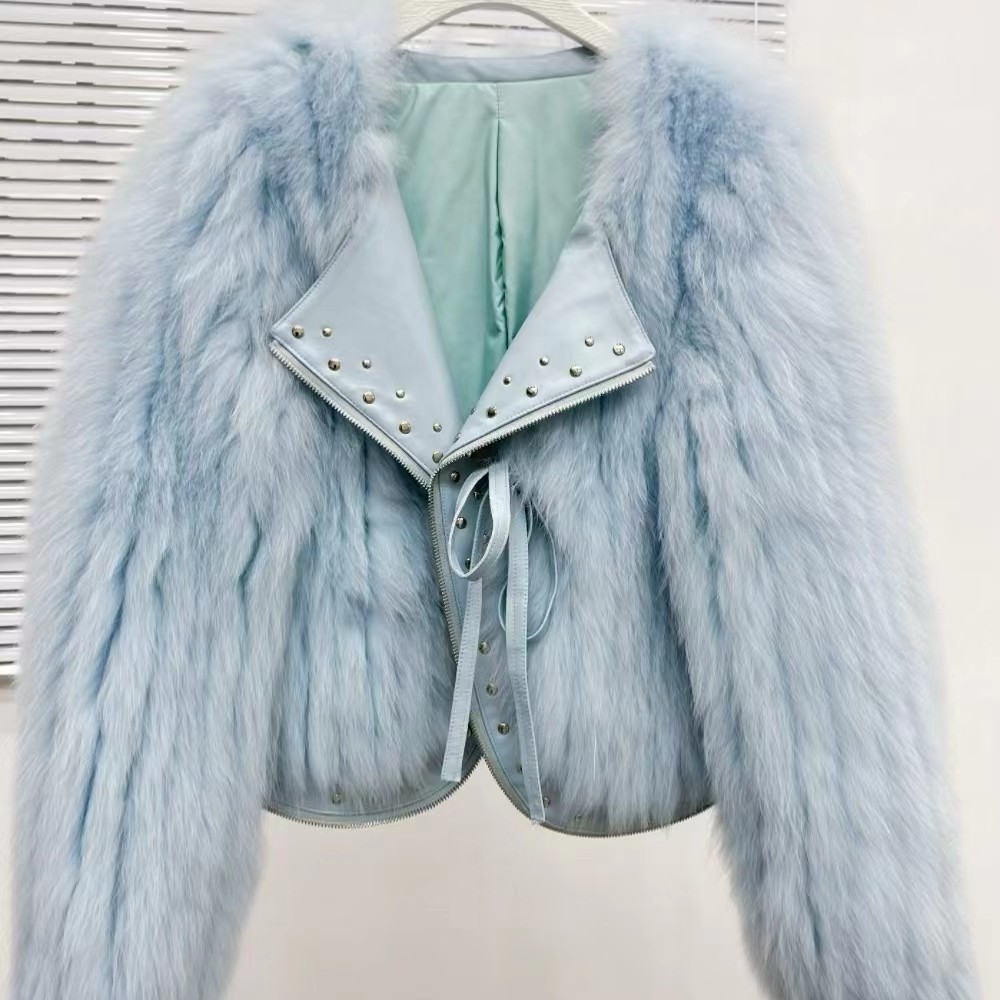 进口年轻秋冬2022铆钉车条真皮机车狐狸短款皮草