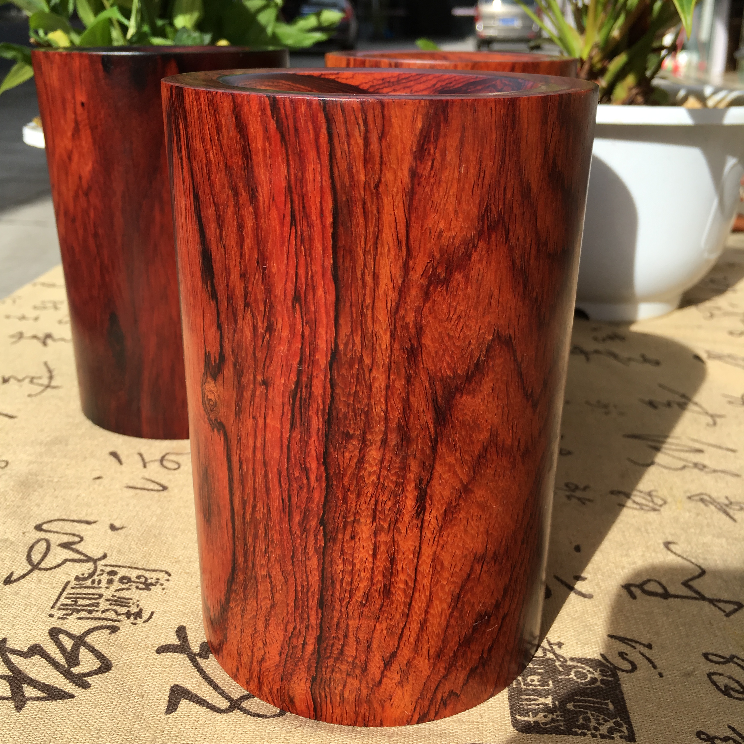 缅甸大红酸枝木料笔筒桌面实木木质老料挖空笔筒