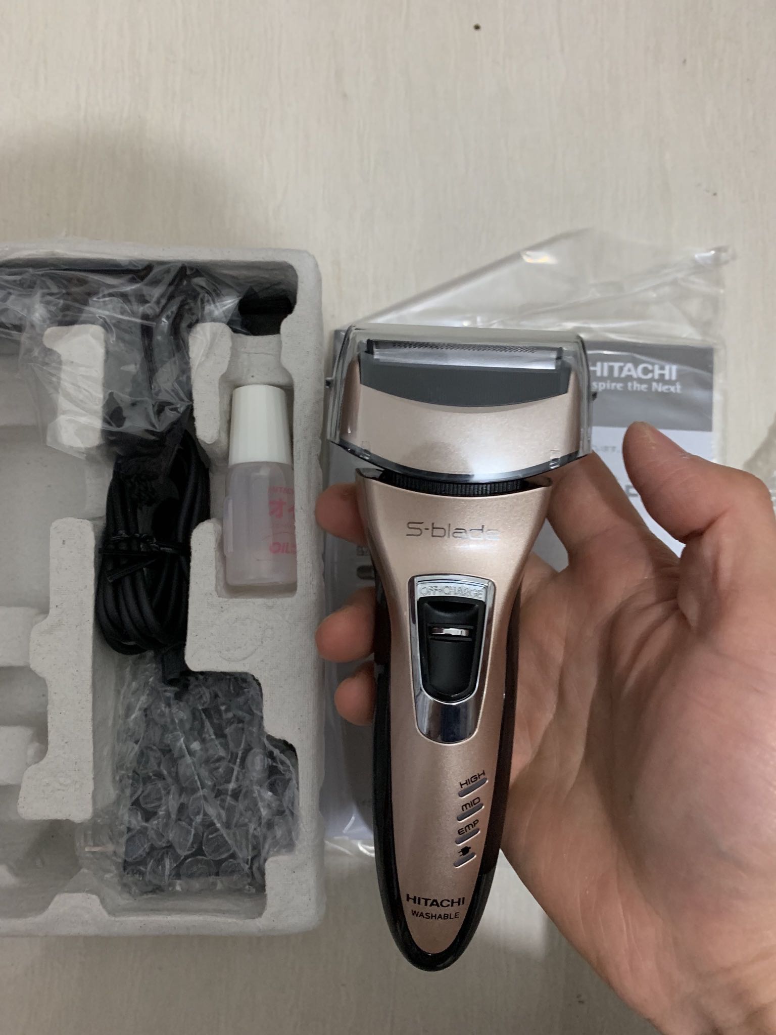 香港进口日立电动剃须刀rm-lf437便携往复复式刮胡刀直插剃须刀