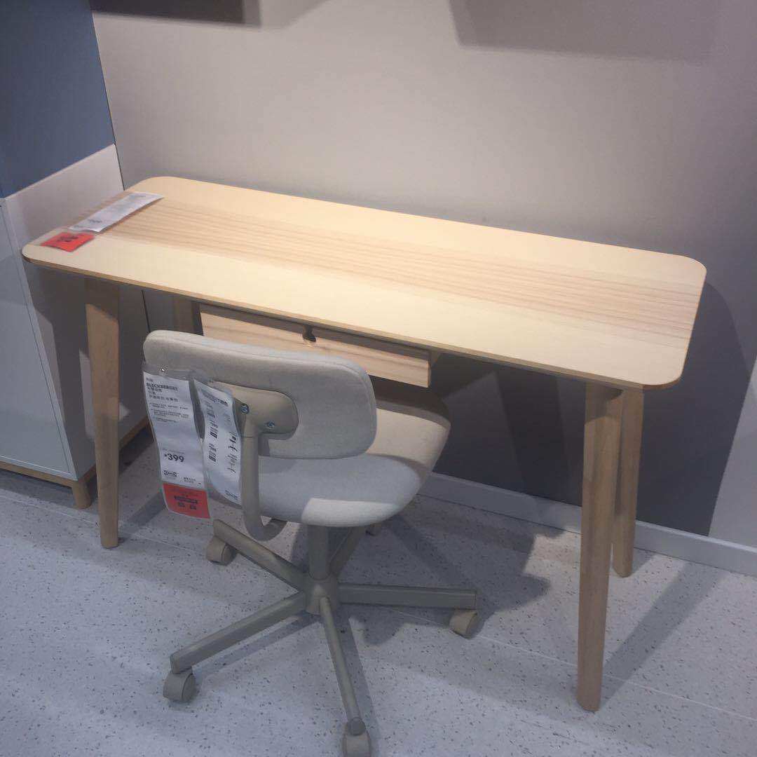 桌子国内宜家利萨书桌学习实木工作办公桌书房书桌