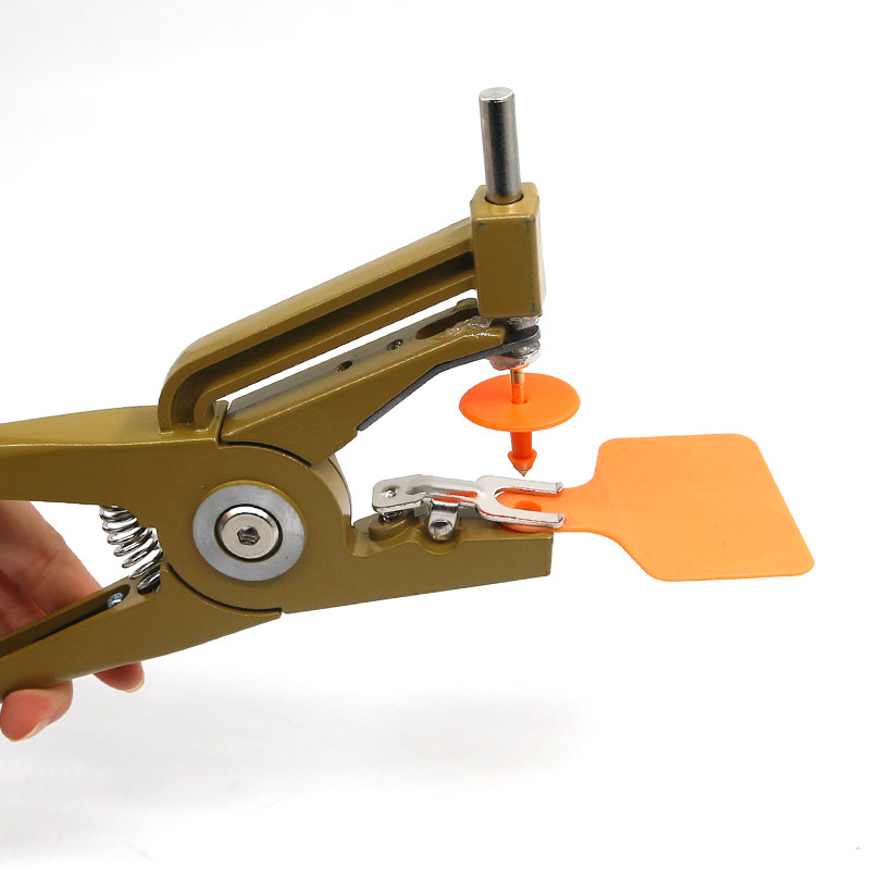 兽用耳标钳猪用自动回弹金属耳号钳耳标针牛羊防疫耳打标牌钳子