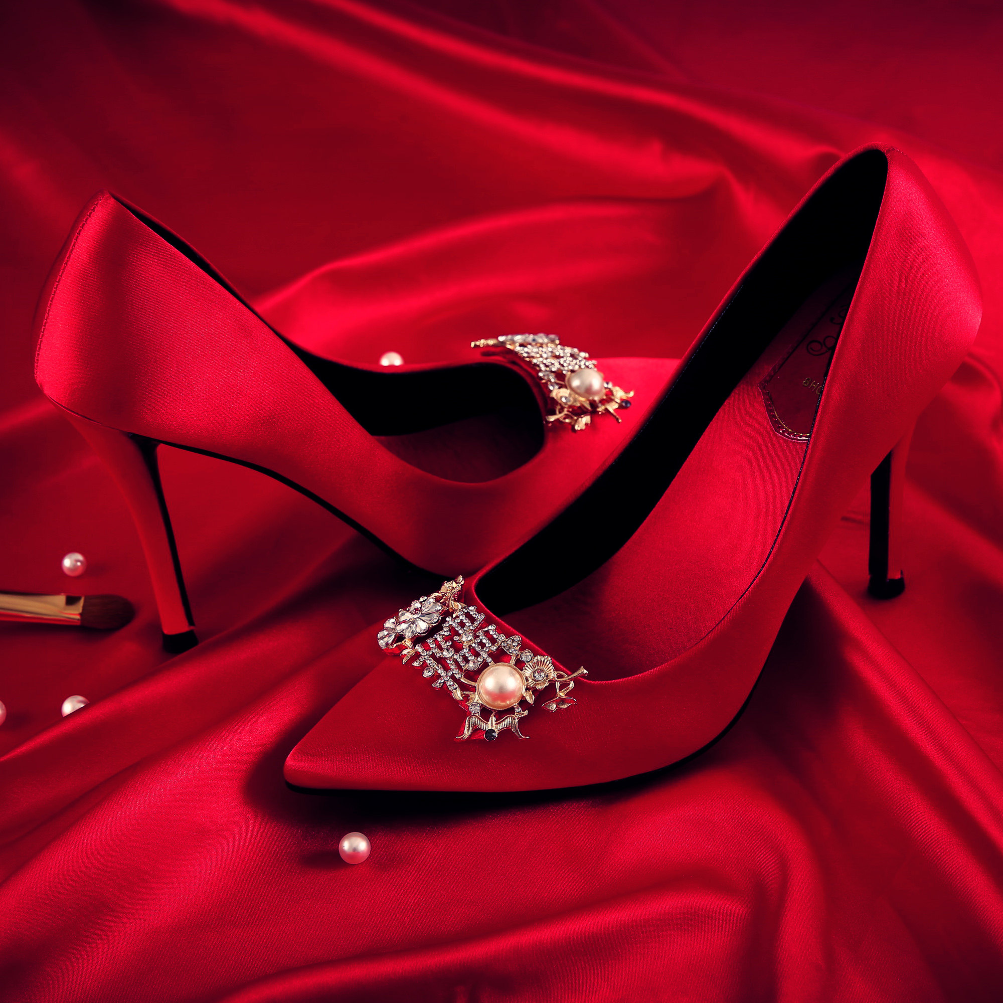 婚鞋女2020新款新娘鞋细跟秀禾服婚鞋红色结婚鞋女高跟婚纱敬酒鞋