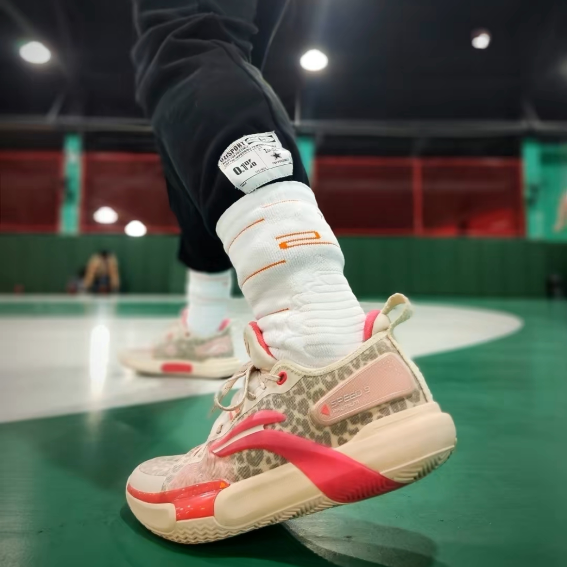 李宁lining闪击白粉黑豹耐磨实战篮球球鞋abas071-4篮球鞋