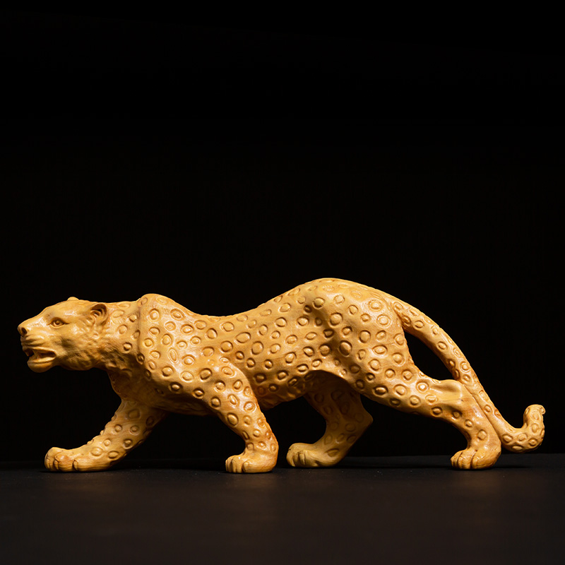 豹子雕塑作品图片