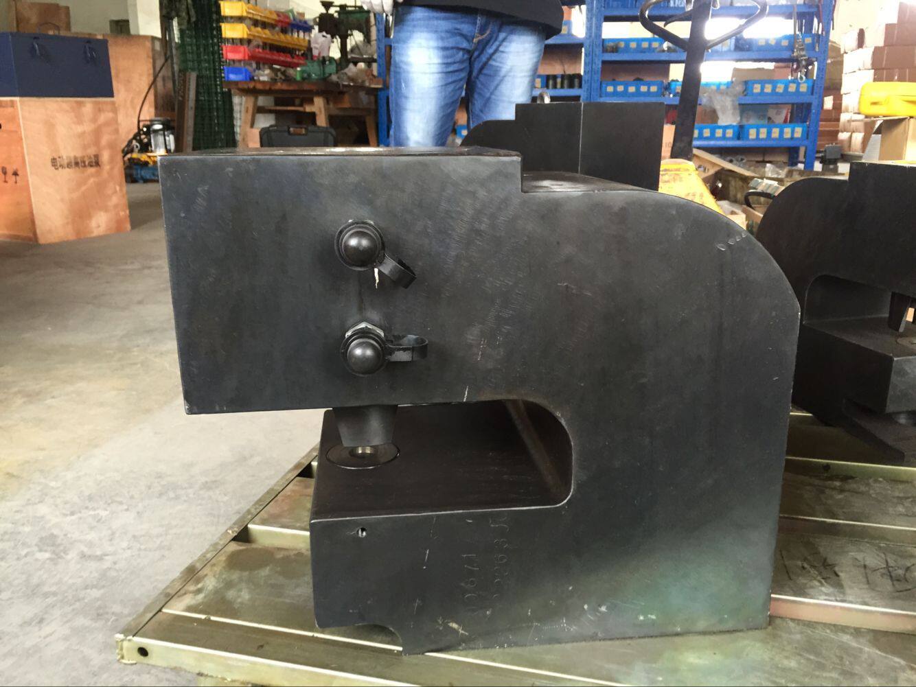 冲孔机液压ch300200吨开孔液压冲孔机