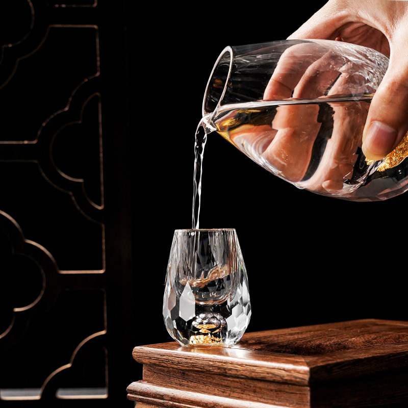 车载小号酒盅水晶便携颜值杯高一口金箔旅行白酒杯