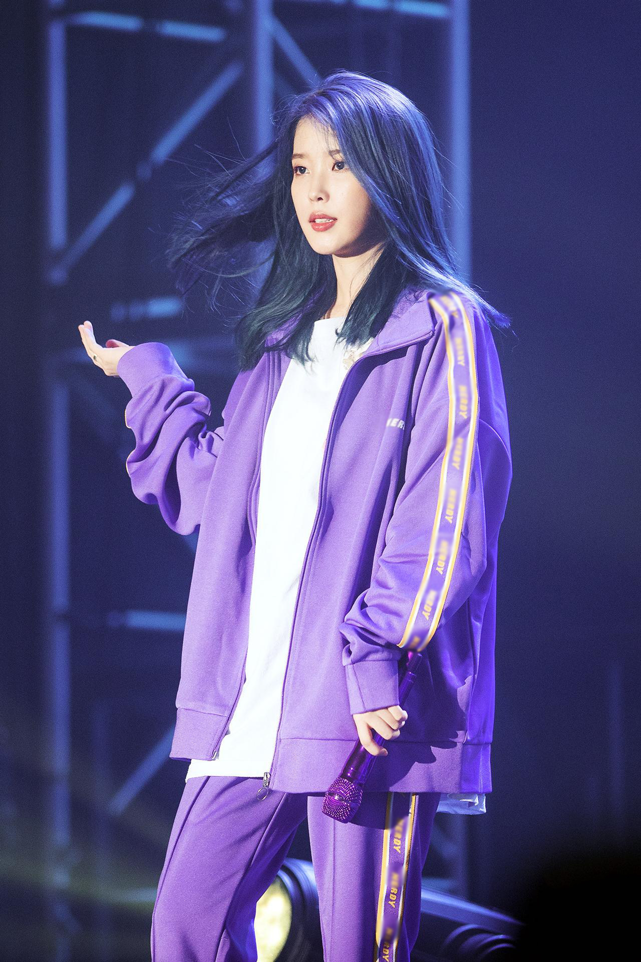 iu拉链运动套装刺绣拼接织带字母开衫紫色休闲运动套装