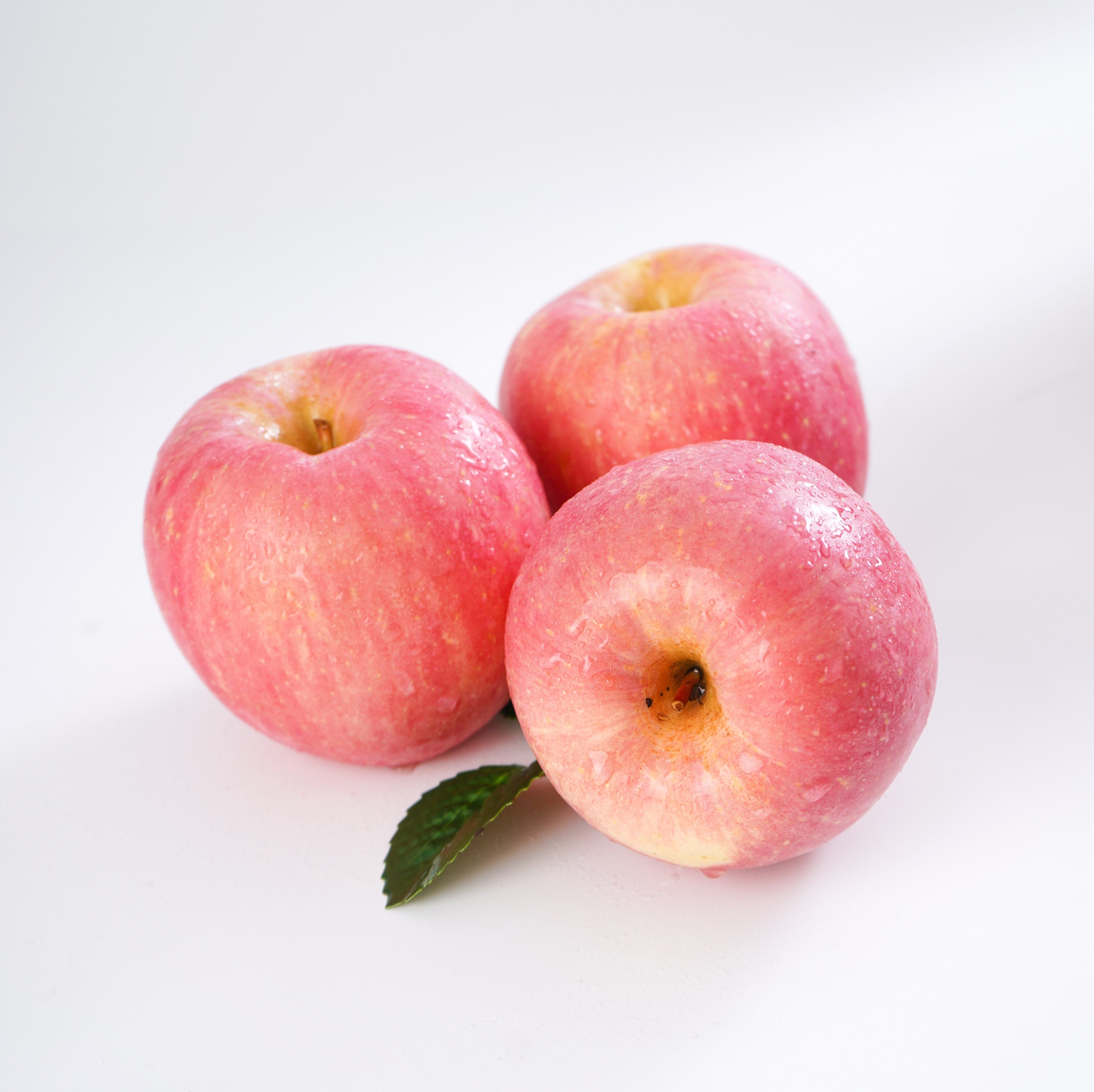 山东烟台栖霞富士苹果香甜酸甜多汁脆口皮薄农产品净重5斤包邮