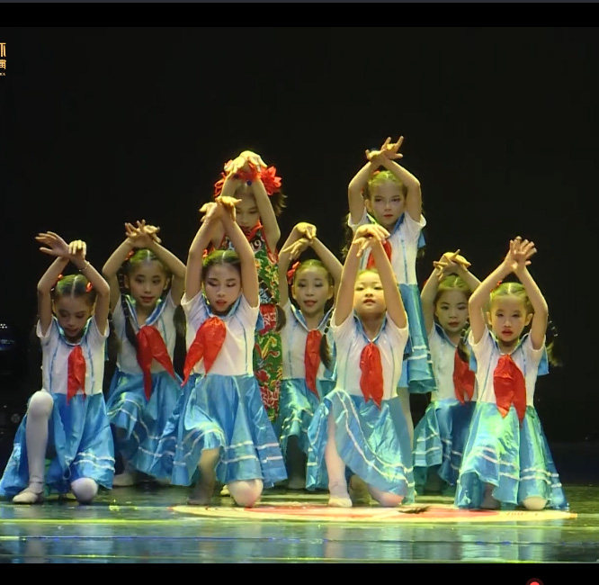 小荷风采小辫子妞妞舞蹈演出服大合唱少先队员儿童演出服