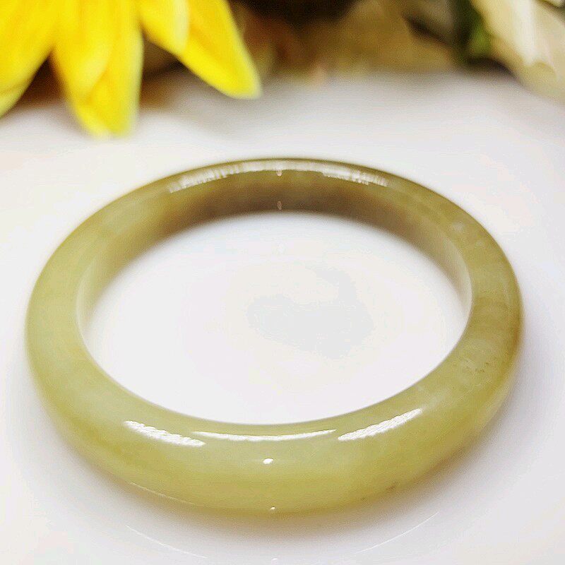 和田羊脂岫岩黄白老玉手镯天然甜美精品老坑手饰