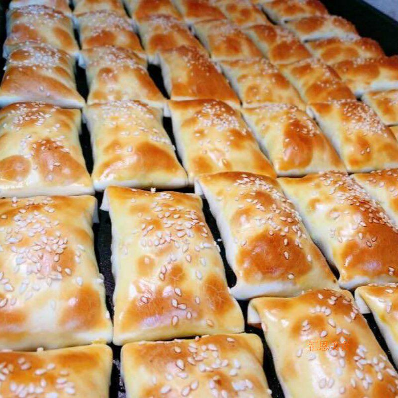 新疆酥皮肉羊牛腿包子地道巴郎天山小吃特色传统中式糕点