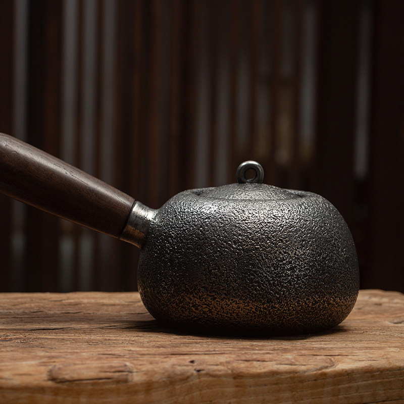 日本原装进口砂铁壶纯手工无涂层侧把煮水泡茶老铁壶家用养生茶壶