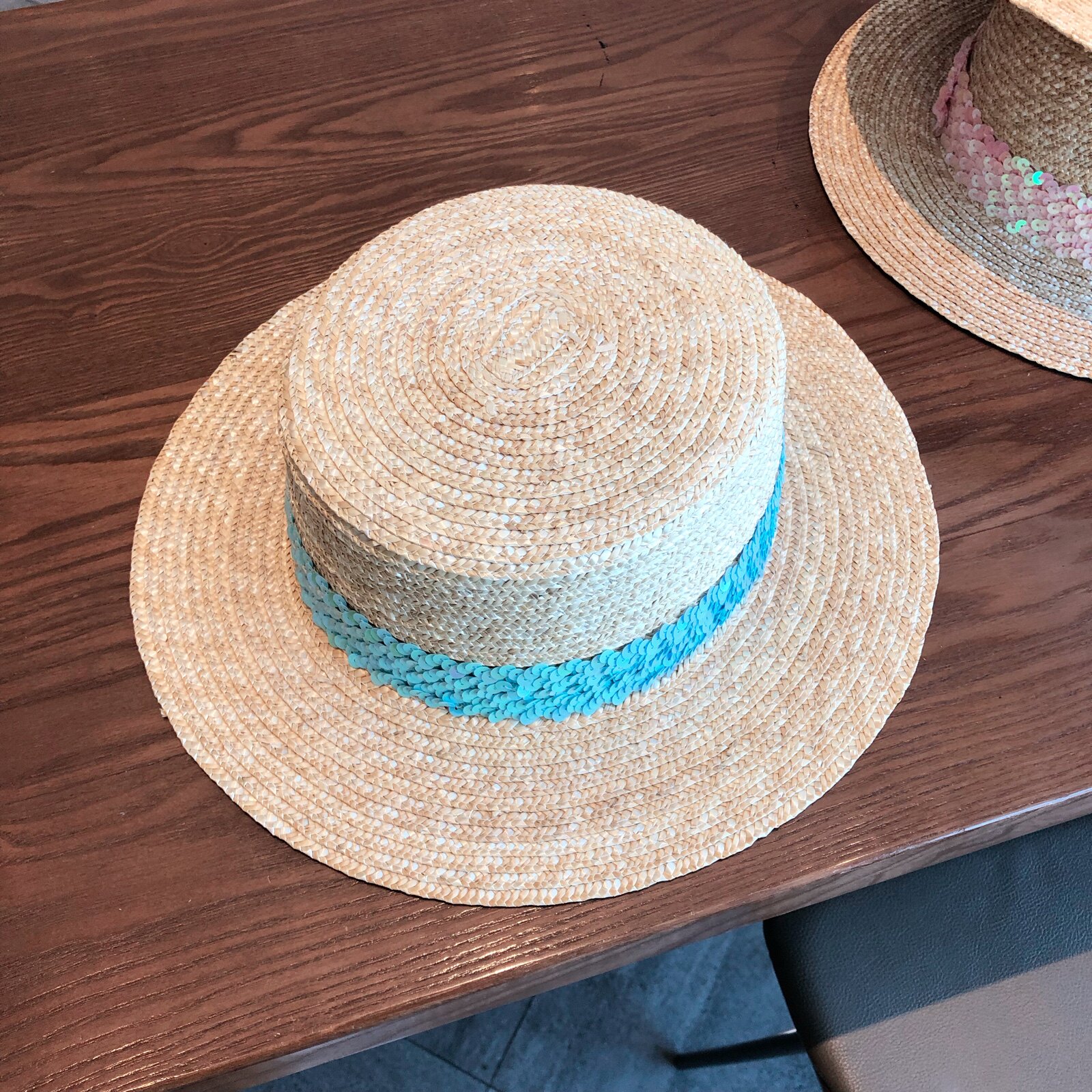 时尚亮片麦秆草编夏天平顶草帽女韩版礼帽出行帽子
