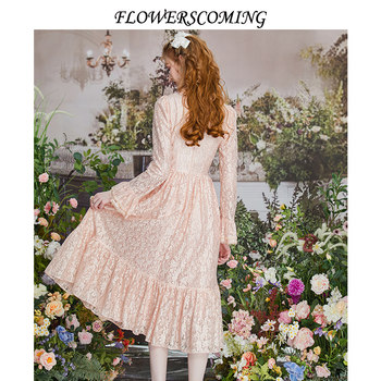 ດອກກຸຫຼາບປີ 2023 ລະດູໃບໄມ້ຫຼົ່ນແລະລະດູຫນາວແບບໃຫມ່ສີບົວ hollow lace retro dress ແມ່ຍິງແອວສູງ skirt Princess ຫວານ