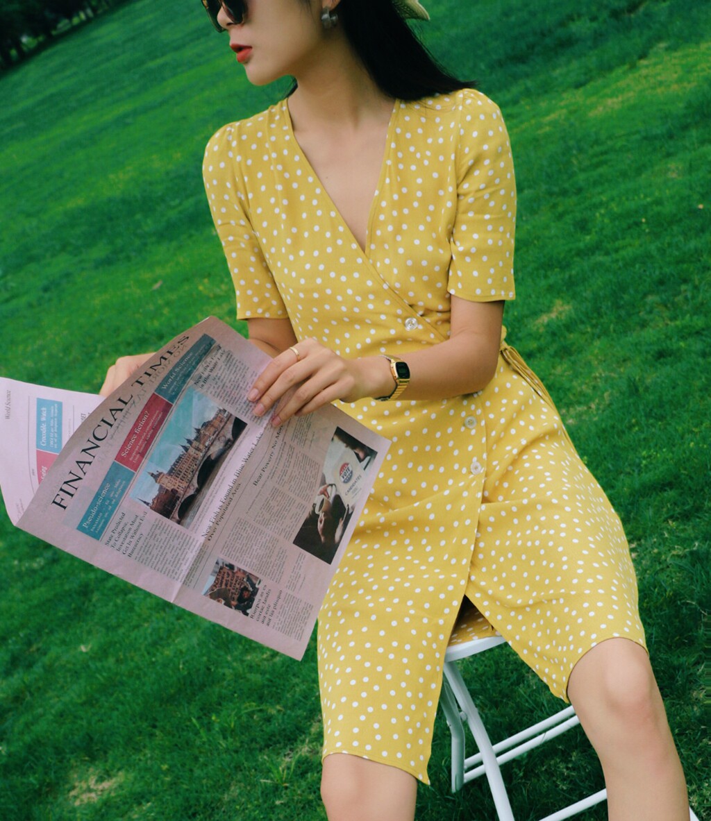 茶歇裙 法式少女连衣裙 夏新中裙 黄色波点一片式裹裙度假裙