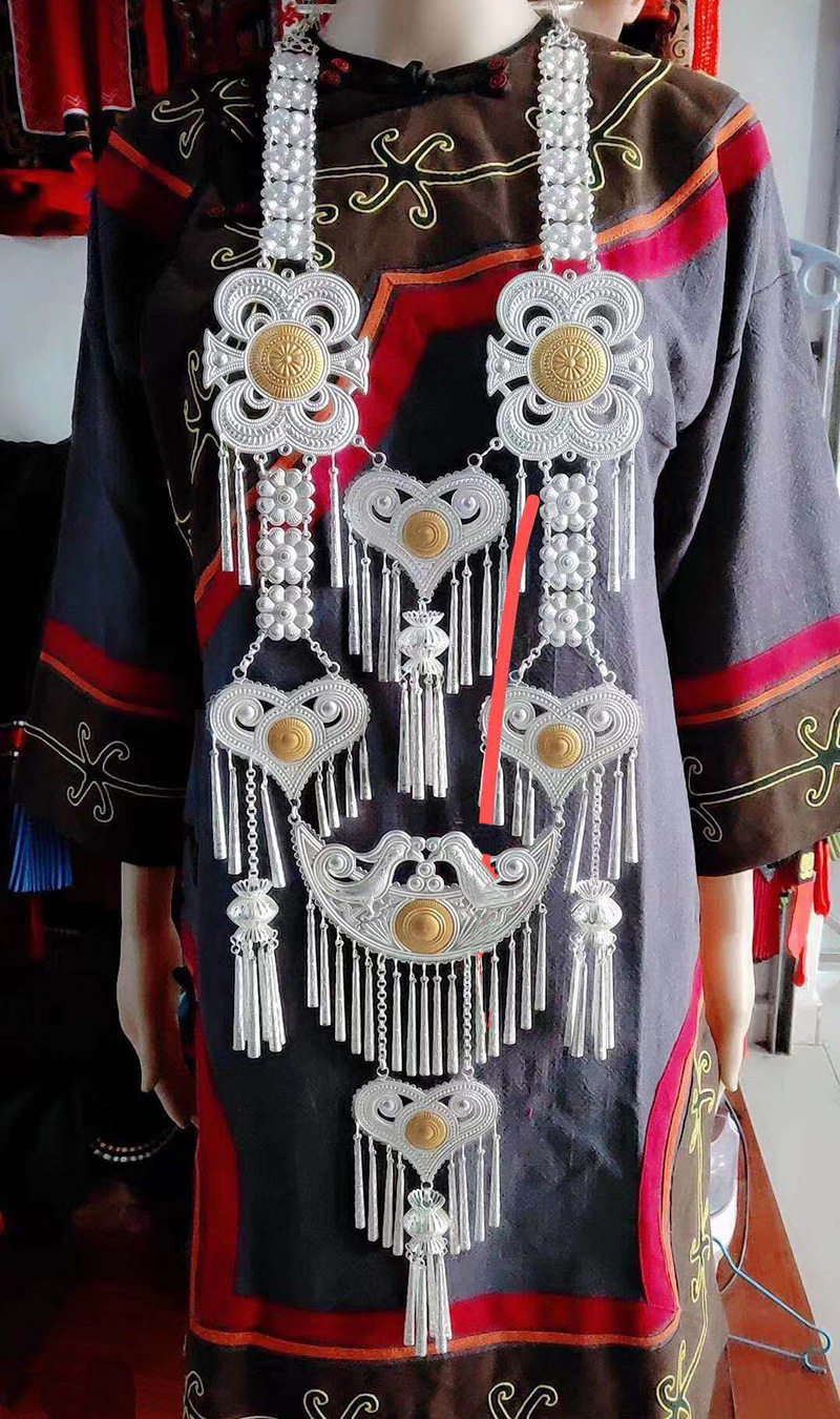 民族风彝族仿银胸牌项链夸张长款复古古风服装项链