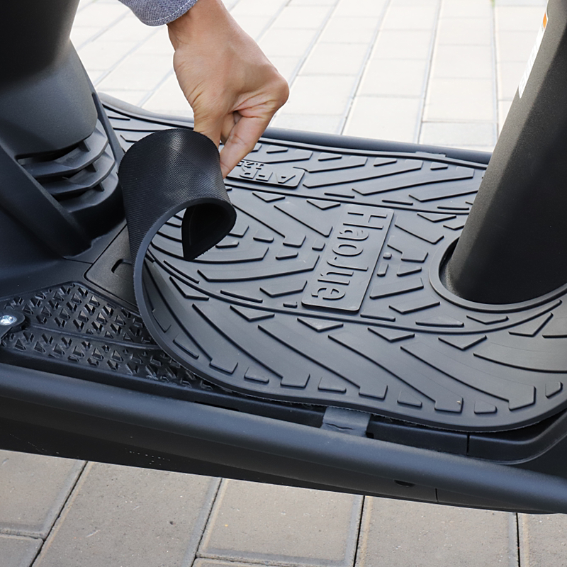 适用豪爵afr125橡胶脚垫摩托车踏板车地垫hj125t-27专用电动车脚垫