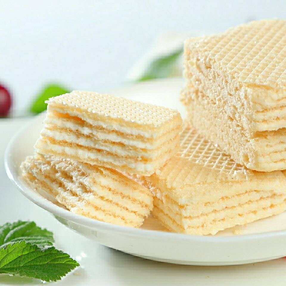 俄罗斯酸奶威化阿孔特牌牛奶夹心饼干儿童爱吃膨化食品