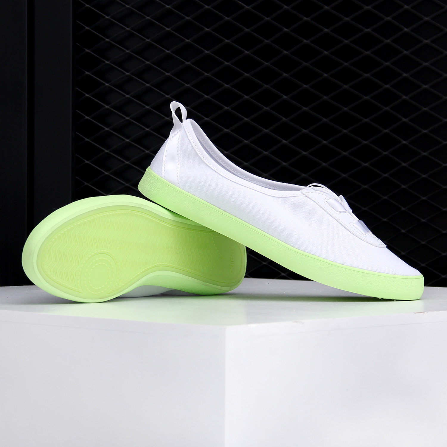 adidas阿迪达斯正品neo女子织物鞋面舒适轻便运动板鞋