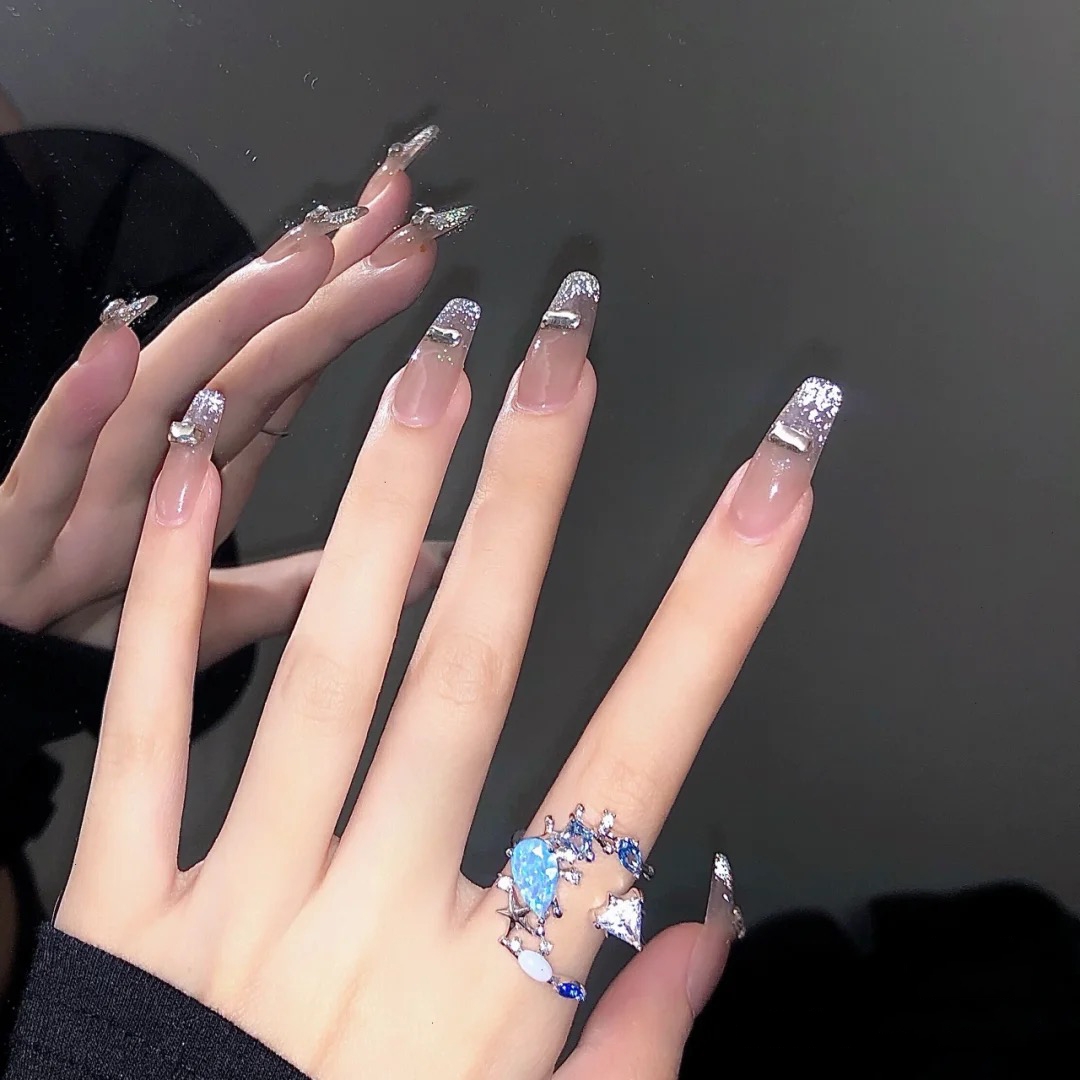 可拆卸手工显白穿戴小红书爆款晶石猫眼渐变镶钻美甲工具