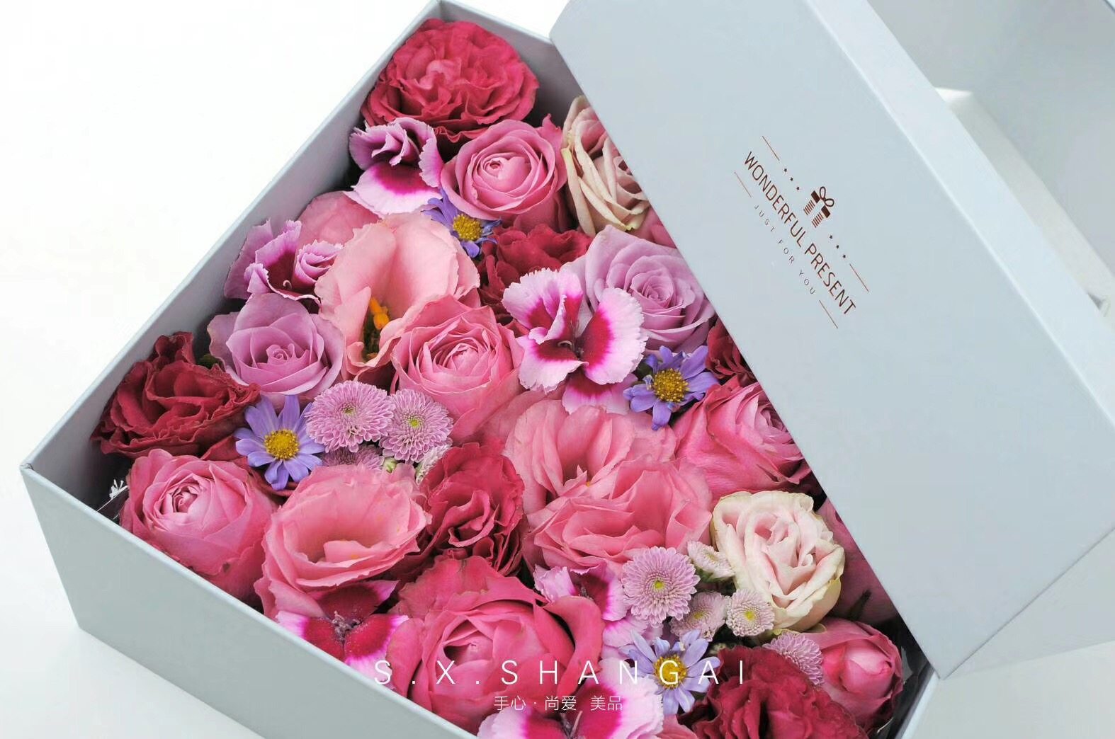 盒子网红幸运ins新娘伴手礼盒情人节鲜花永生花花艺包装盒