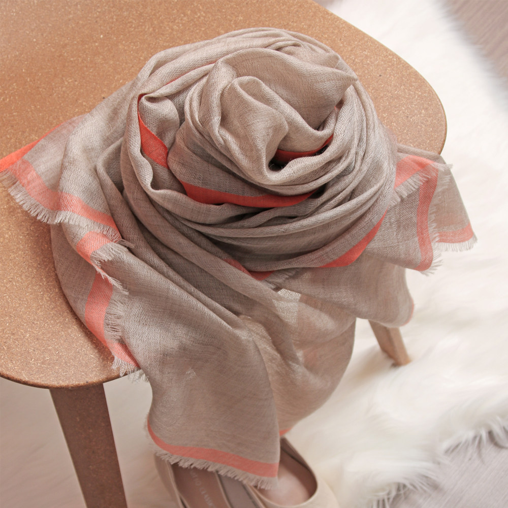 300支薄戒指绒纯山羊绒暗纹格子高档柔软大围巾披肩旅行拍照丝巾