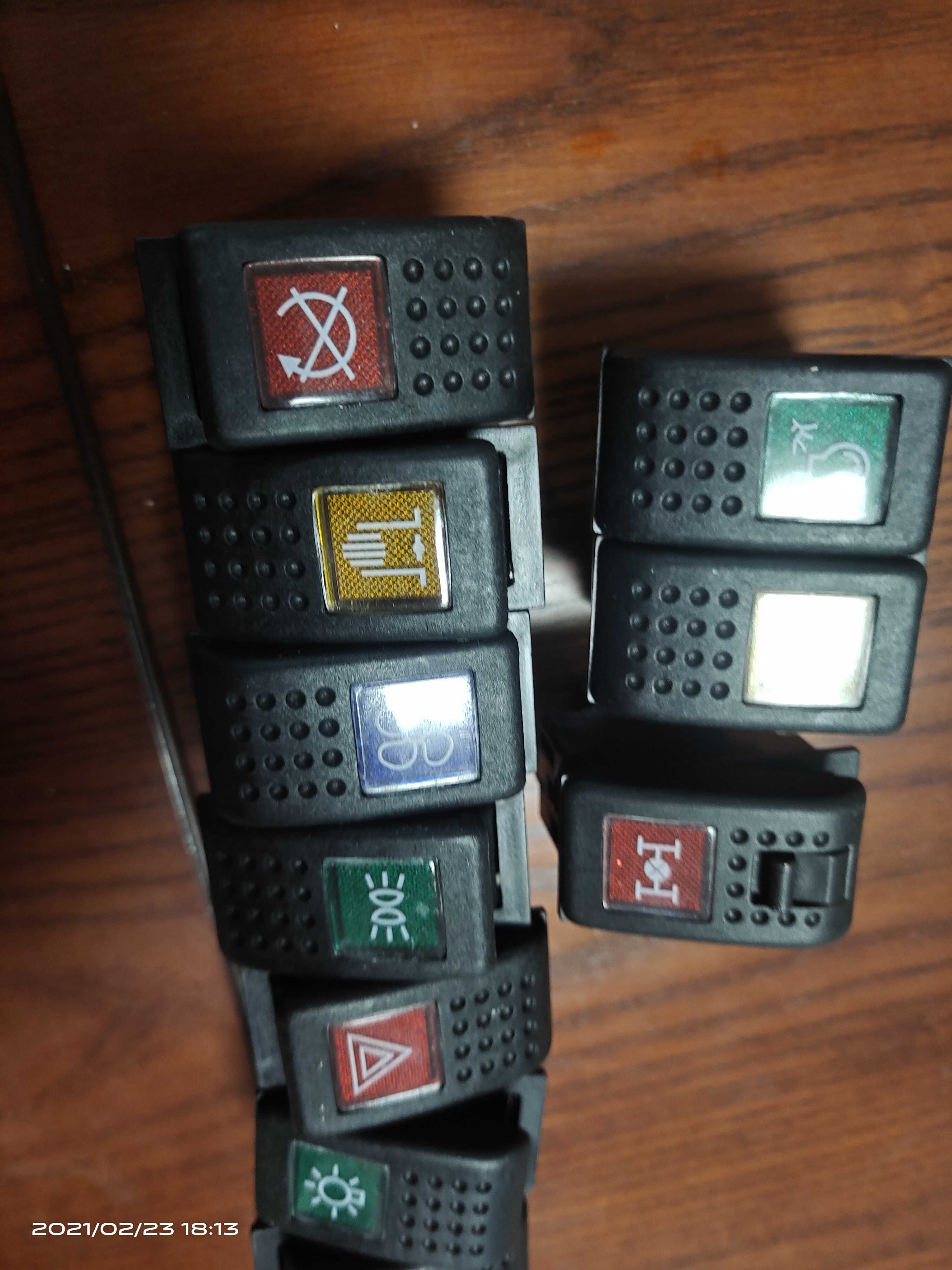 徐工吊车配件老款驾驶室翘板开关大灯强制熄火排灌设备