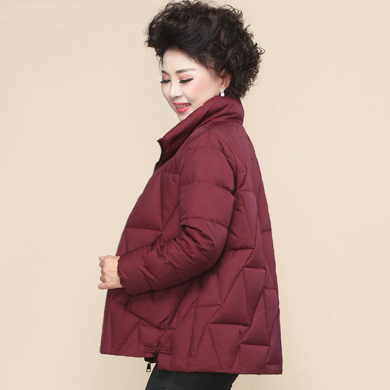 妈妈冬装羽绒服短款2022新款小个子中年人50岁中老年中老年女装
