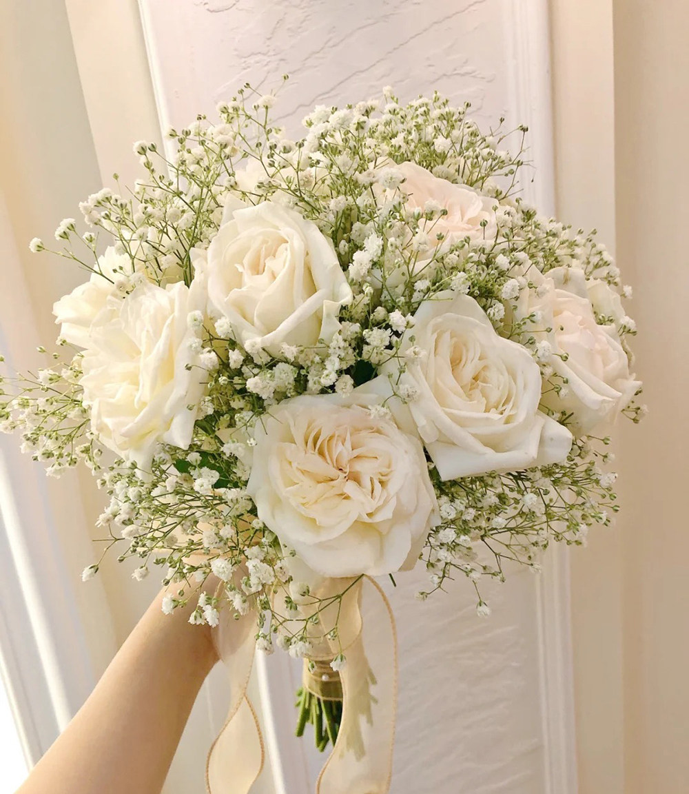 新娘手捧结婚领证鲜花中西西式淡雅真花绣球新娘手捧花