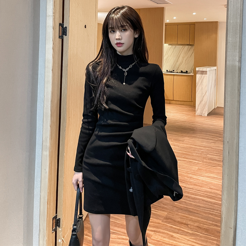 冬款打底连衣裙女秋冬配大衣加厚款黑色针织内搭修身包臀裙子爆款