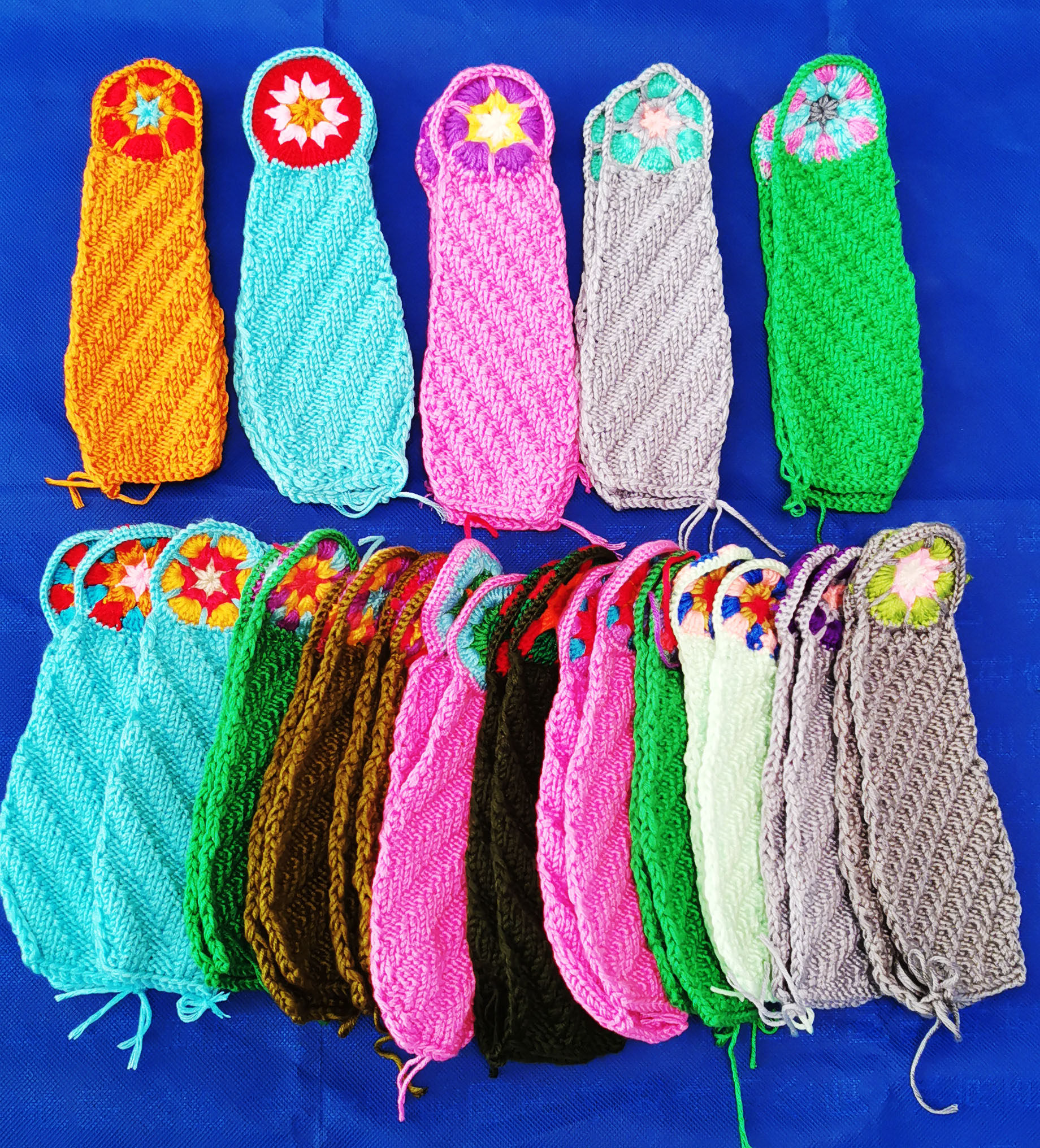 钩针diy纯手工自制编织宝宝毛线拖鞋带鞋底花瓣鞋垫居家钩鞋配件 - 言