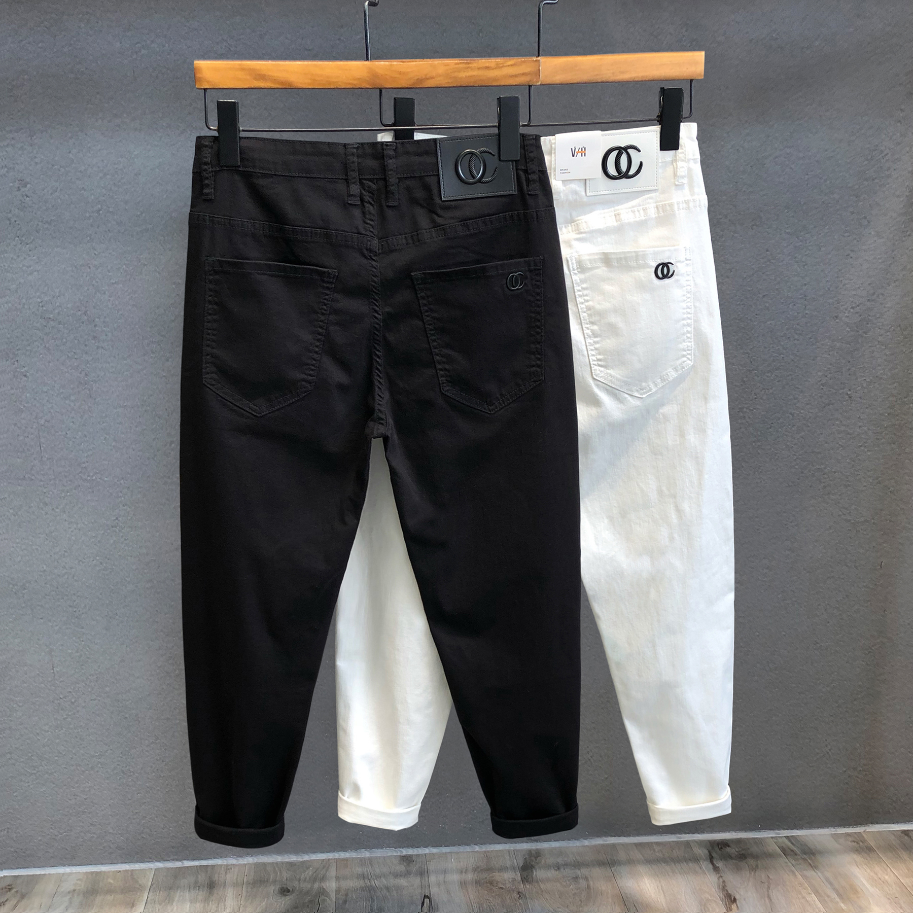 2022新款高级潮牌黑色牛仔裤男士修身小脚九分裤男生裤子夏季休闲