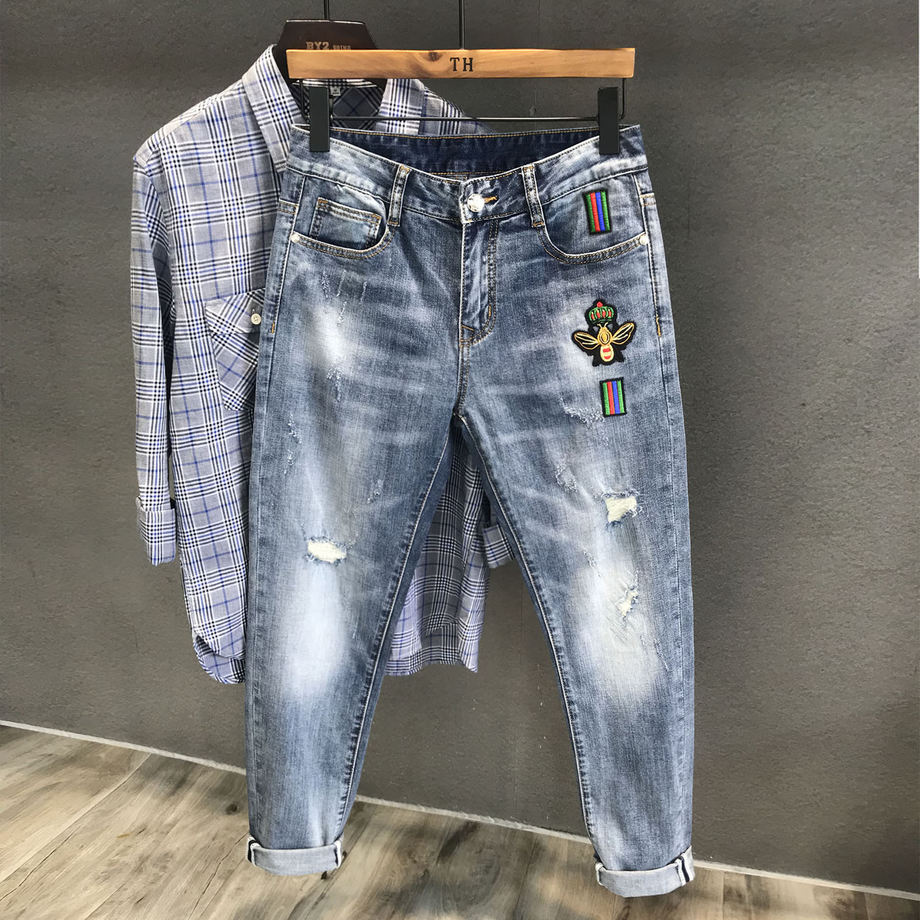 蜜蜂刺绣欧洲站潮牌水洗牛仔裤男士修身小脚裤男浅色长裤子男秋季