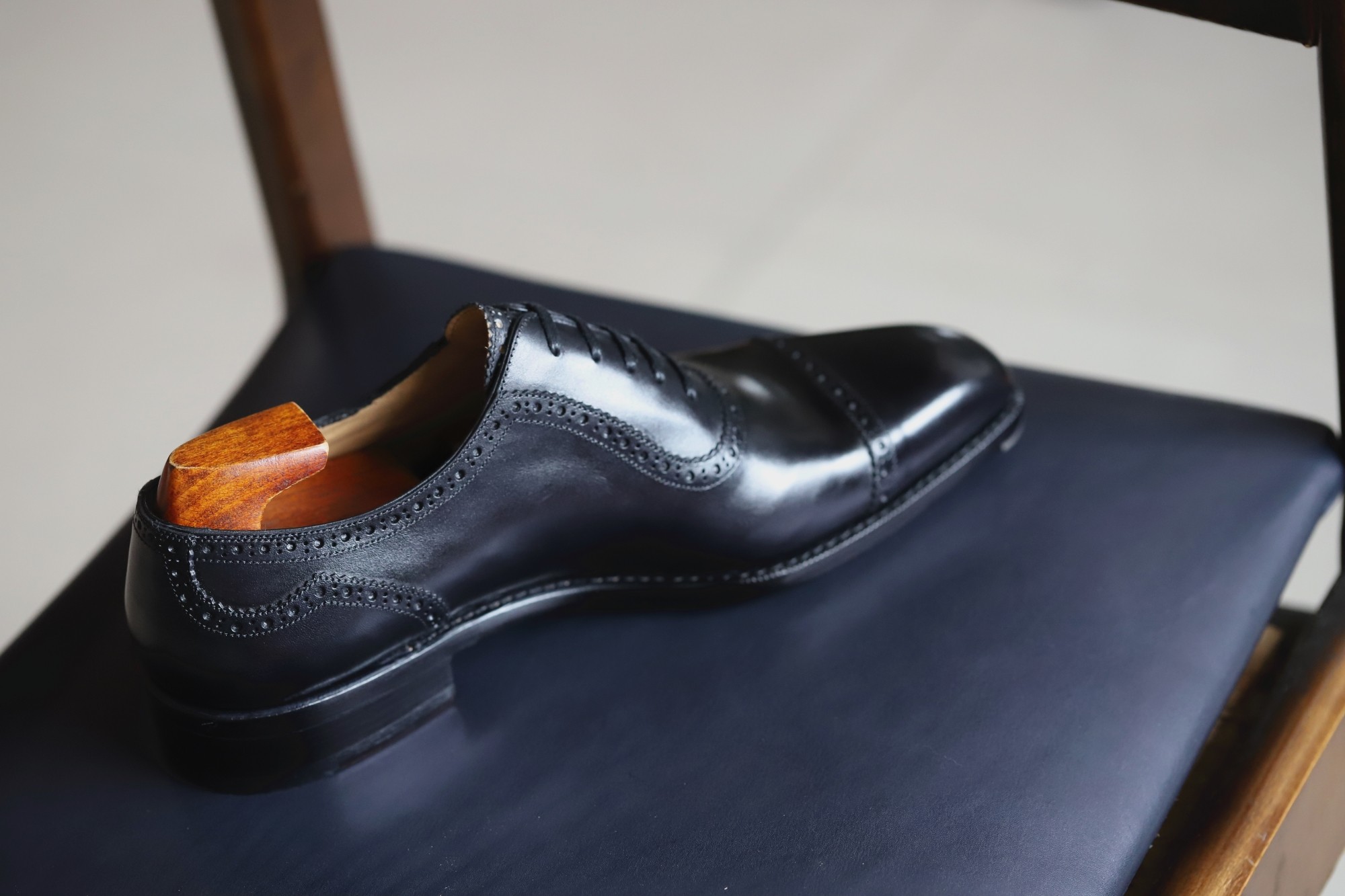 固伦男鞋秋季百搭青少年绅士正装真皮手工牛皮正装皮鞋