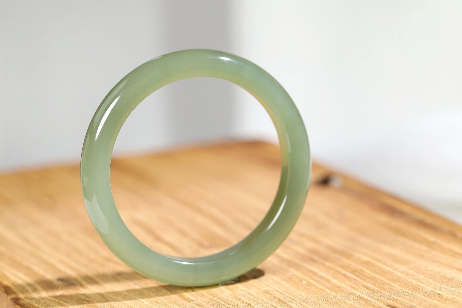 天然和田玉手手镯女款清水水绿玉石镯子圆条手镯