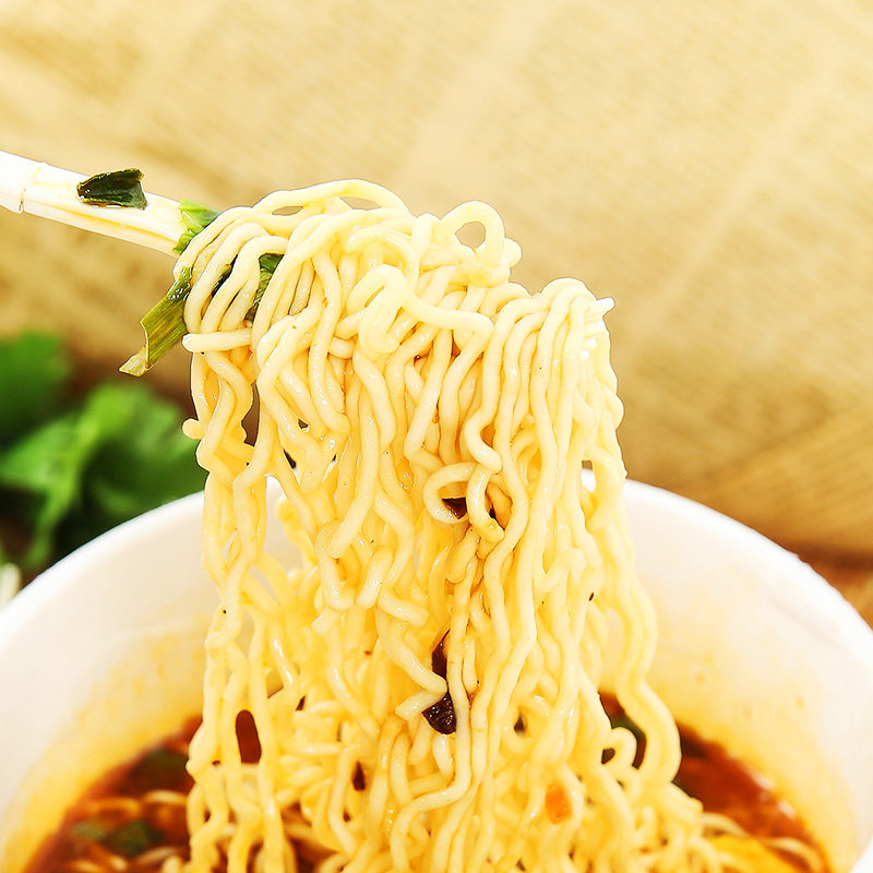 方便面康师傅卤香牛肉面107g12桶口味混装整箱泡面冲泡方便面