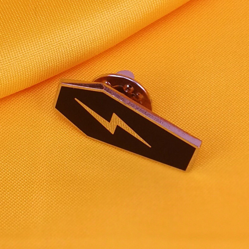 定做金属锌合金珐琅烤漆胸章闪电个性徽章标牌个性徽章