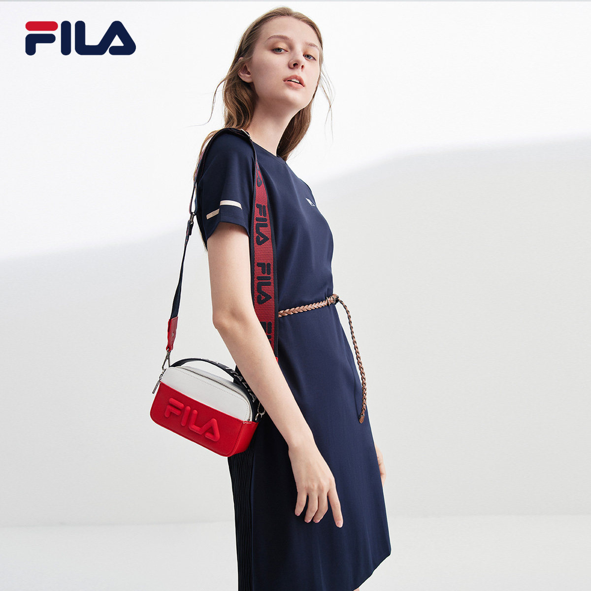 连衣裙fila斐乐女子2021夏季新款时尚休闲简约针织运动连衣裙