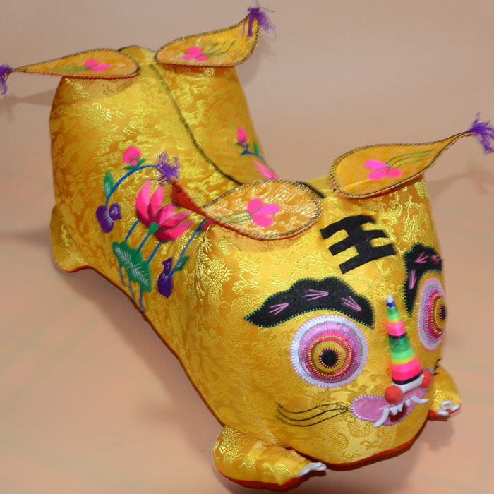 虎头枕头老虎婴儿满月头枕成人宝宝手工布老虎