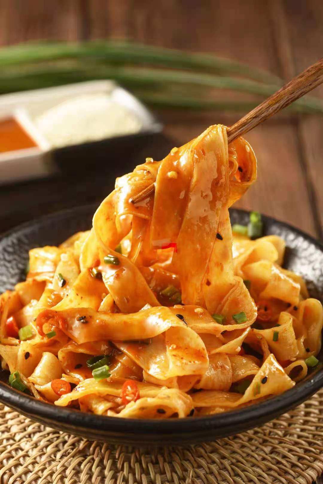 速食袋装麻酱面皮130克10包大白先森网红爆品冲泡方便面