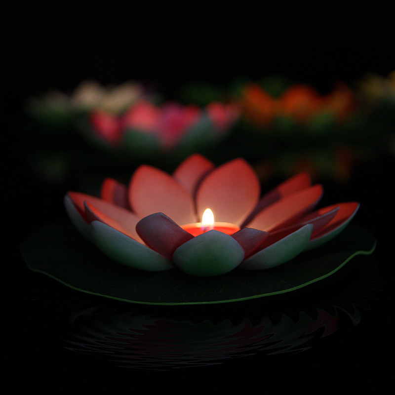 莲花花灯河灯水蜡烛荷花花灯中元节浮水祈福七夕荷花灯