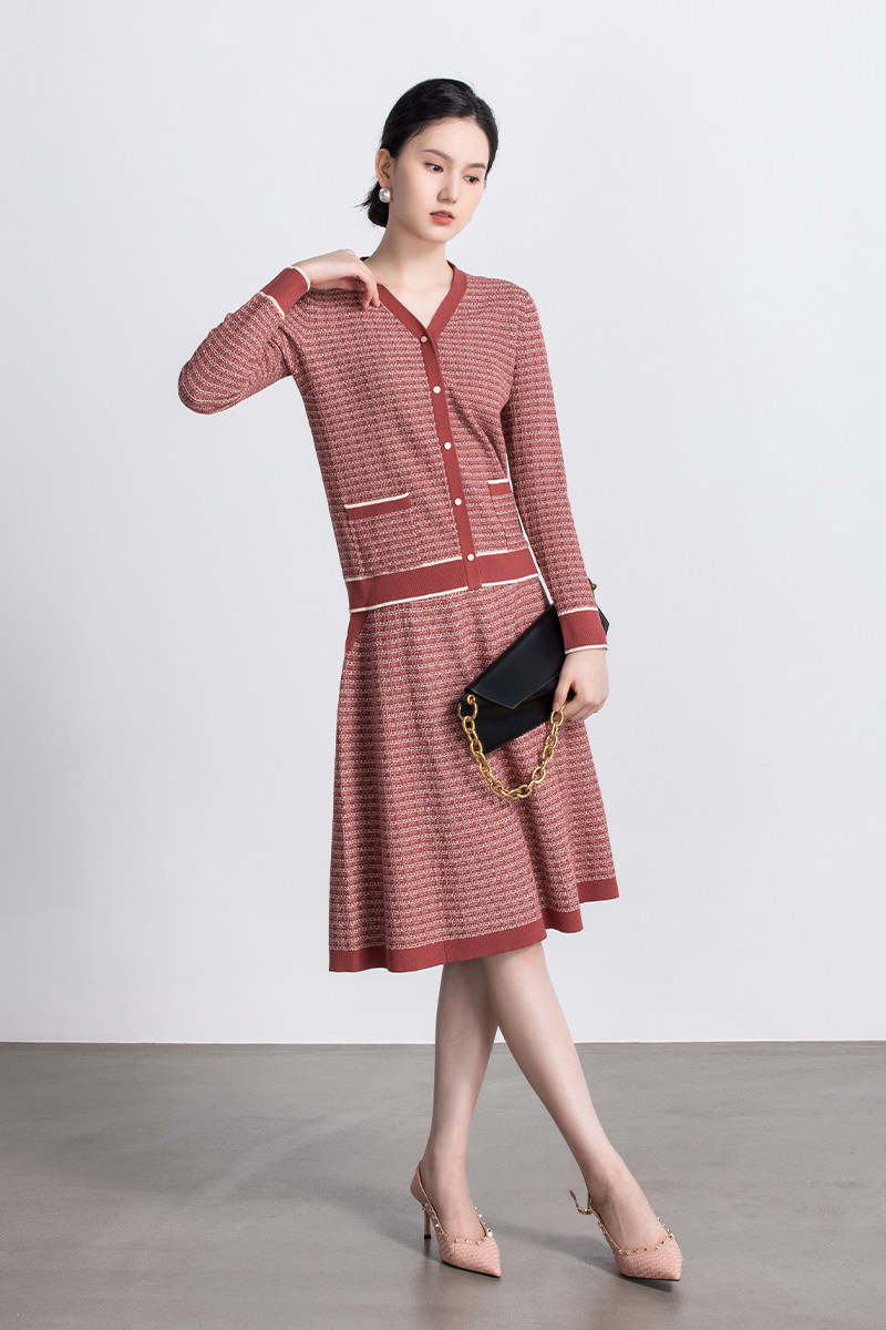 易菲2022年秋季新款小香风通勤修身显瘦字裙针织半身裙