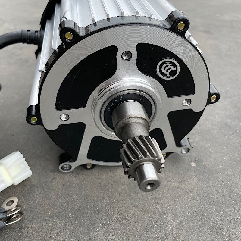 永磁同步电机电动三轮车铭尊60v1500w更多电动车零