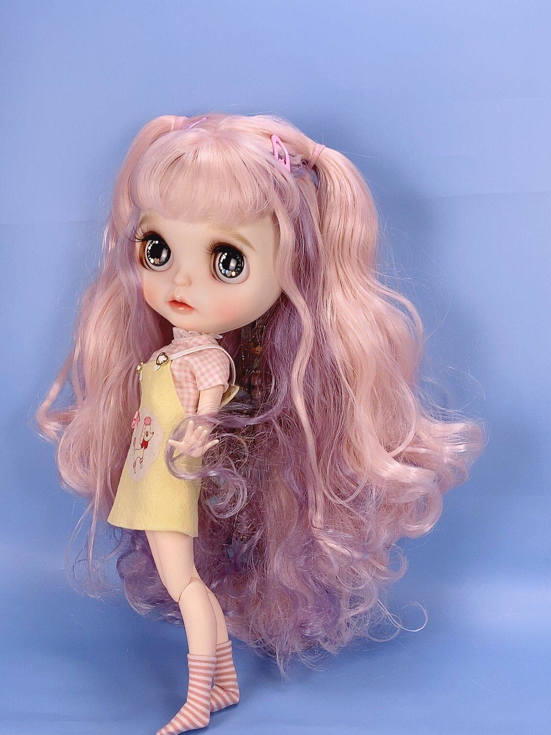 精致妆容大卷紫混粉色头发两颗大眼女孩小布娃娃