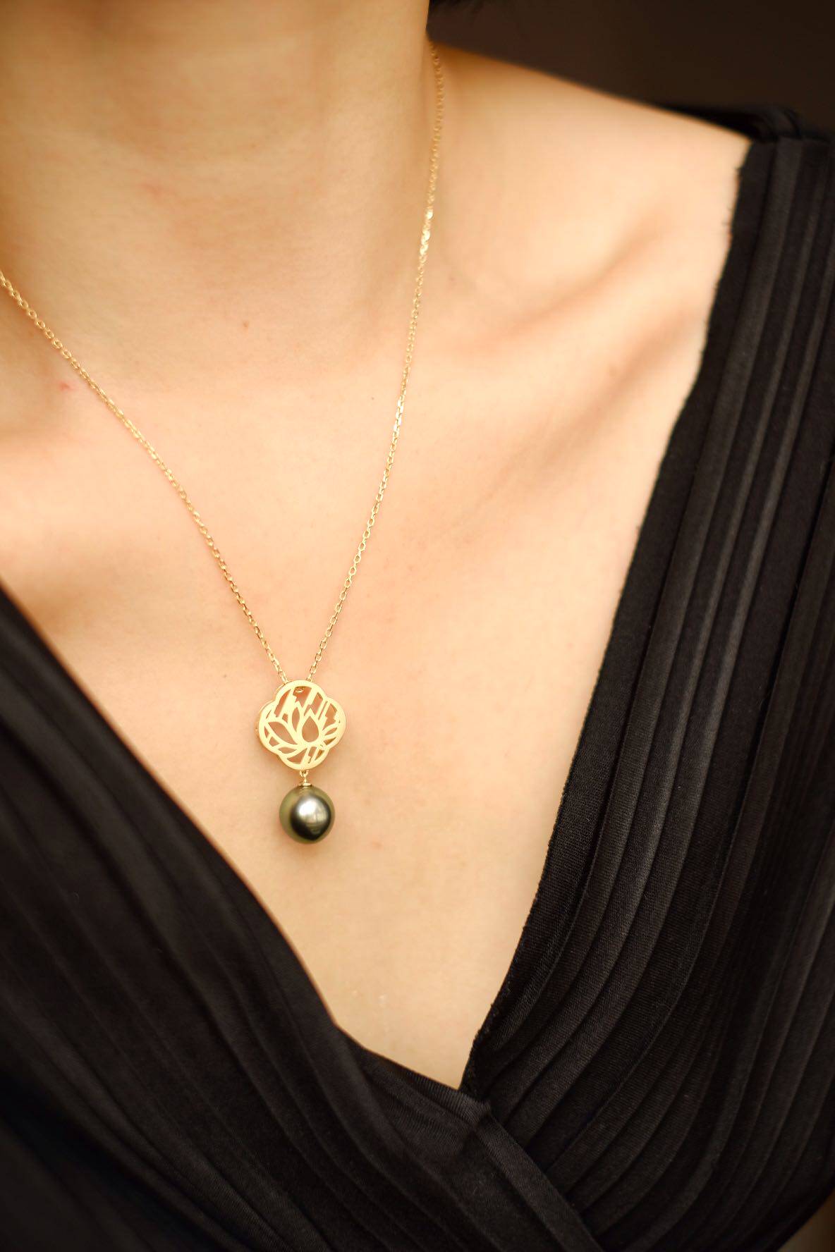 一川饰品18k黄金大溪黑珍珠项链听荷胸针多用项链