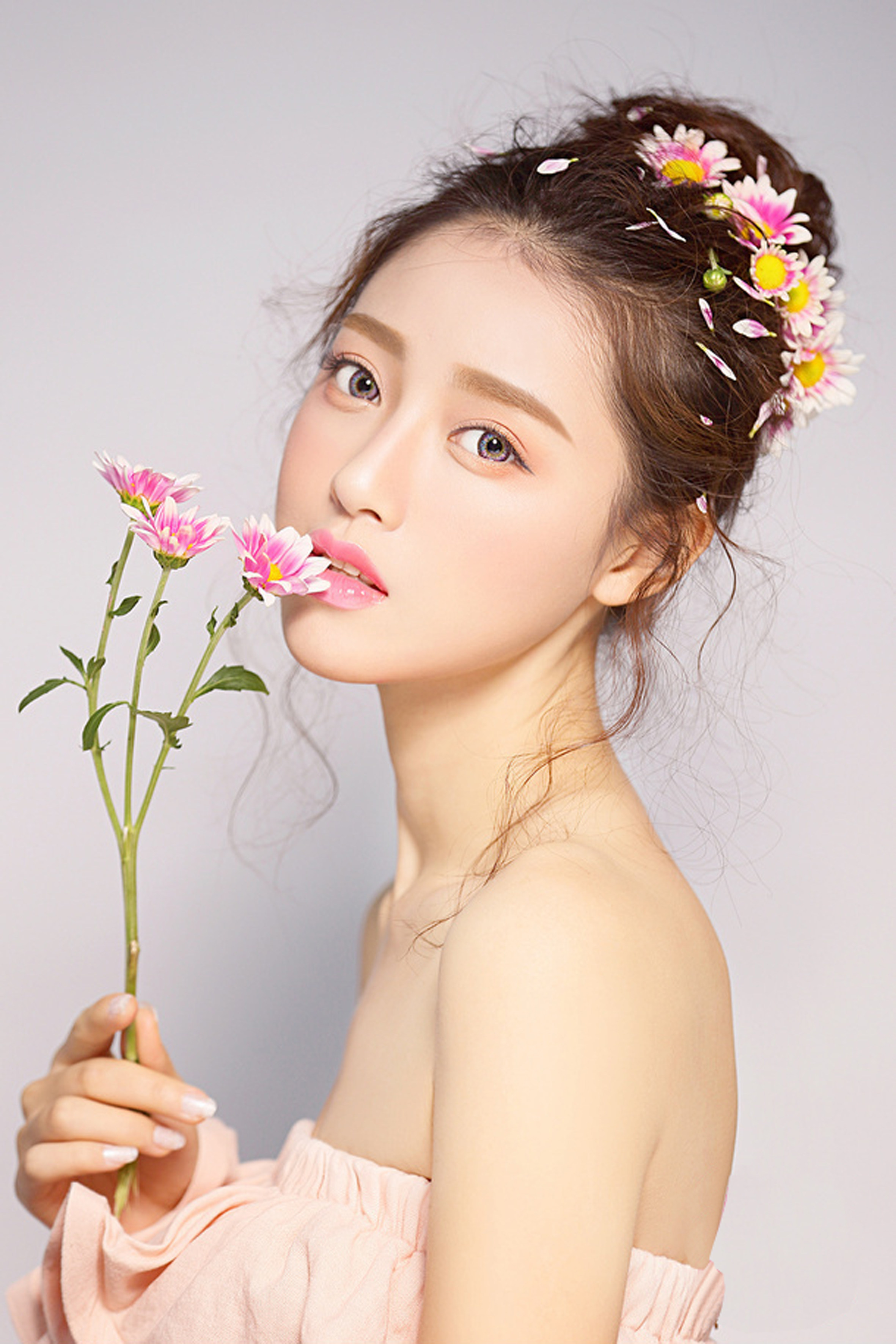 新娘妆盘发造型装饰画化妆店挂画彩妆美女无框画婚纱影楼照片墙