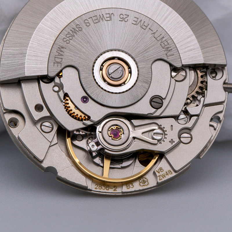 全新瑞士原装eta2836-2机芯v8天文台认证组装手表配件