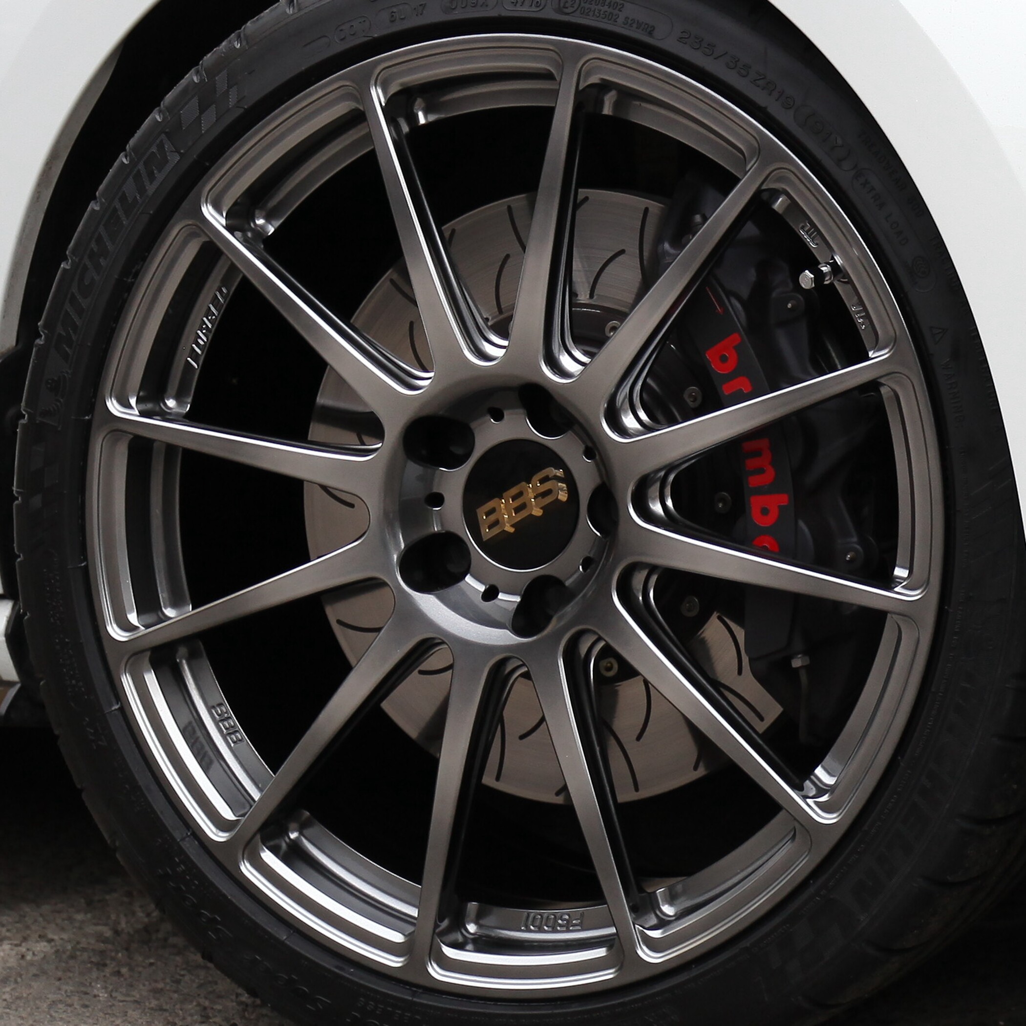 日本s3c63claglas5rs3s4bbsa45轮毂