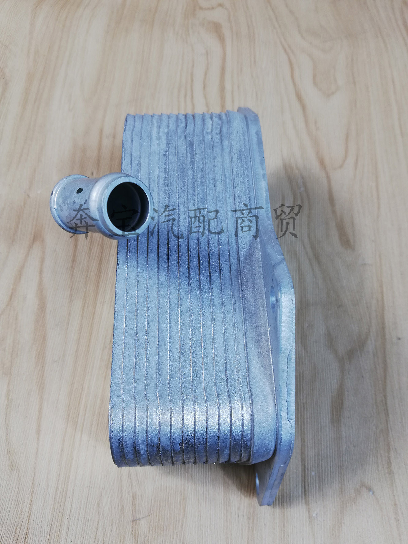 机油适用宝马e60f18散热器格座总成n52机油散热器