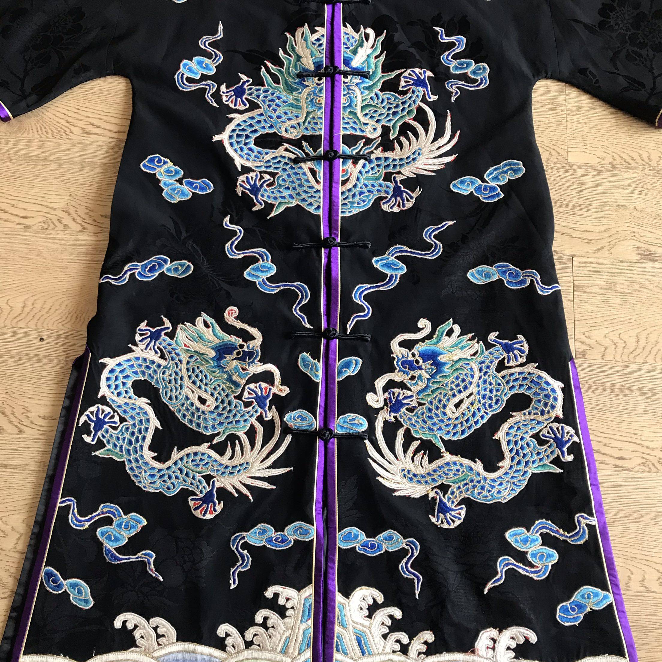 云饰图腾2021原创民族风女装手工绣老绣团坐龙花瓶风衣